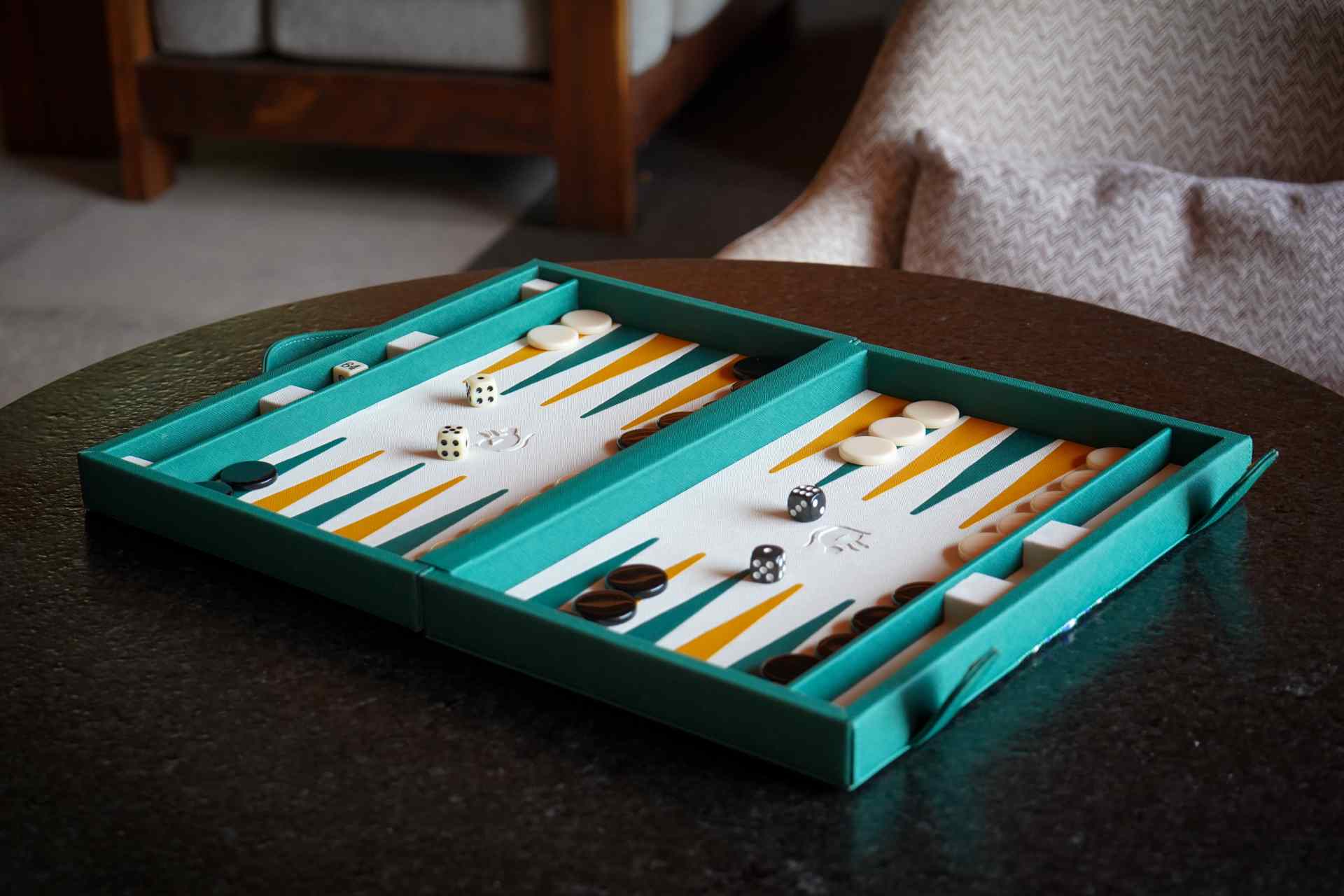 Backgammon mediano